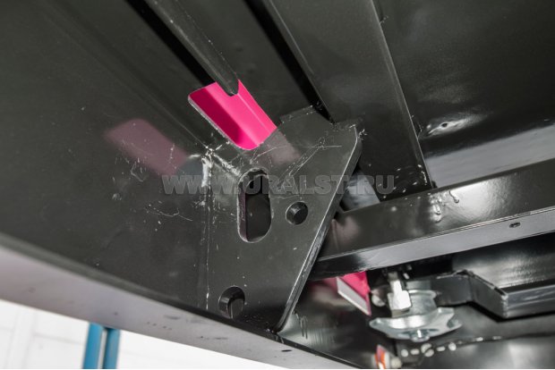 Потайная петля для увязки груза