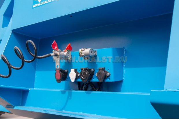 Разъемы пневматической системы и электрической сети