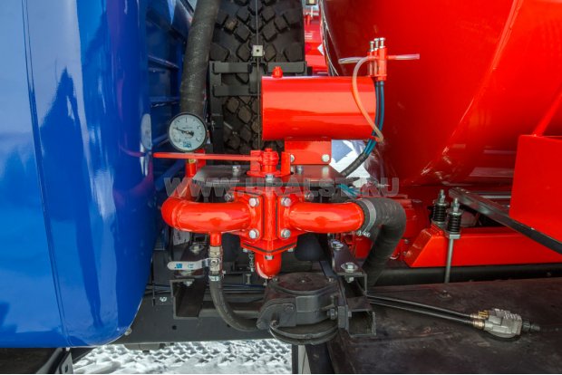 Кран управления операциями вакуумного забора /слива