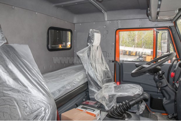 Спальное место в кабине водителя