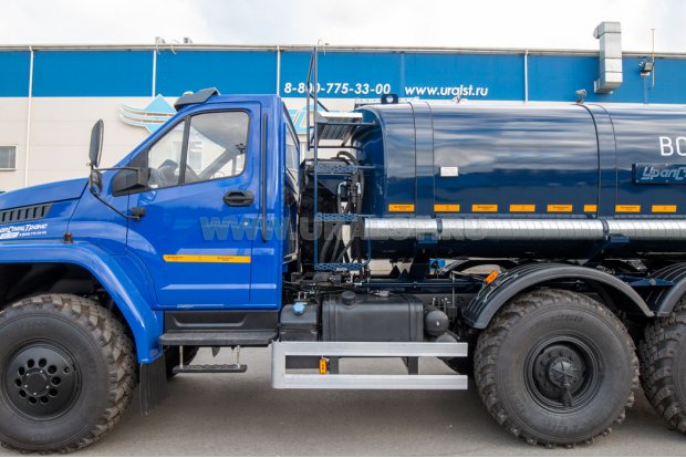 Лестница для подъема на площадку обслуживания цистерны