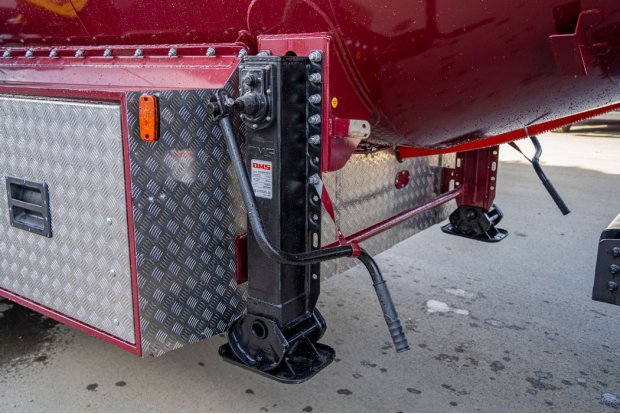 Опорное устройство полуприцепа