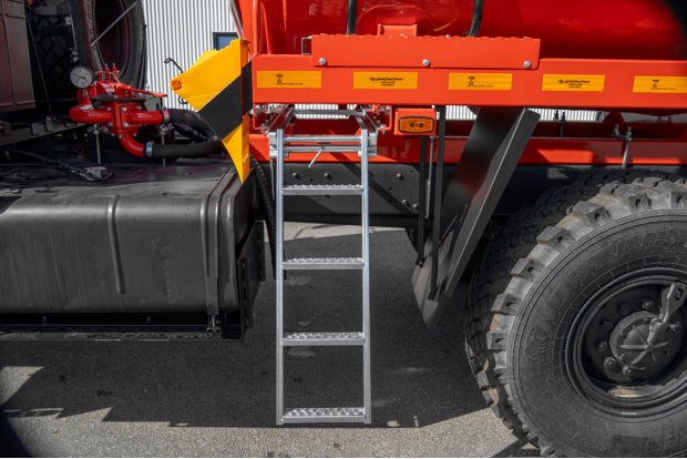 Выдвижная лестница