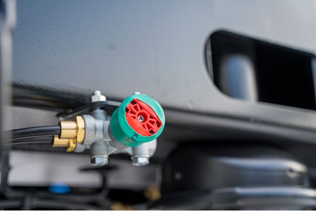 Кран управления стояночным тормозом