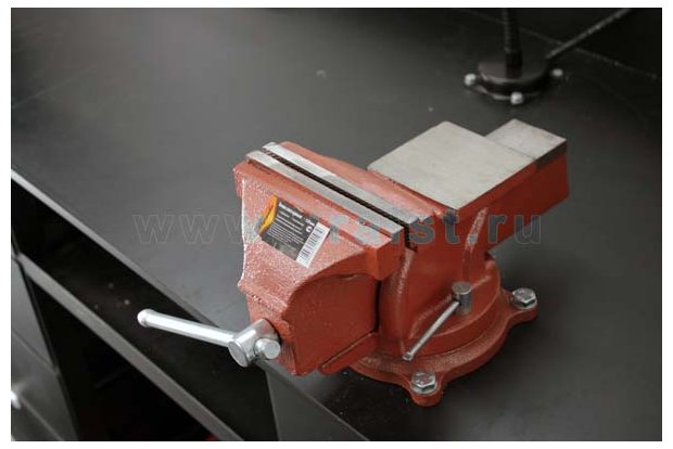 Тиски слесарные