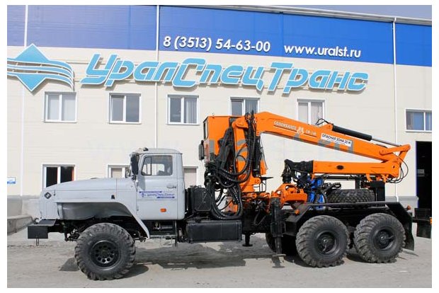 Урал погрузчик леса с ГМ