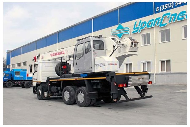 Автокран Челябинец 25 тонн