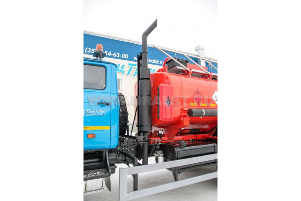 Система выпуска отработанных газов за кабиной