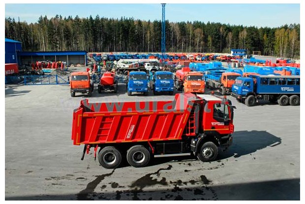 Самосвал IVECO TRAKKER