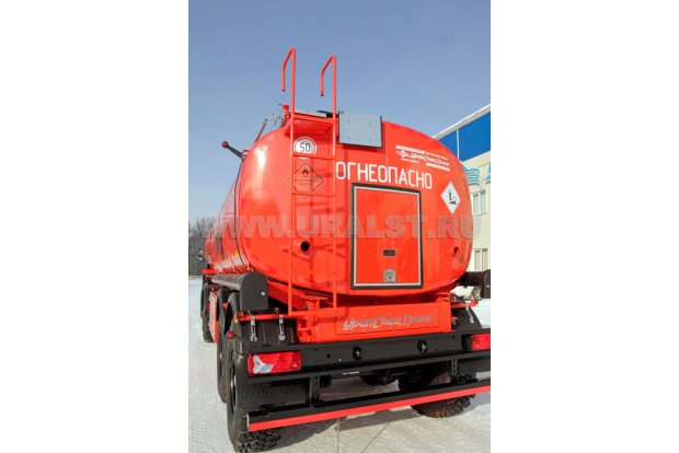 Лестница на площадку обслуживания цистерны