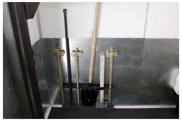 Прицеп-фургон. Шанцевый инструмент