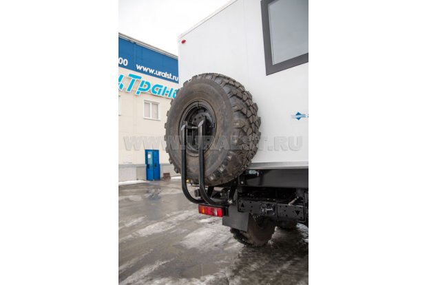 Держатель запасного колеса