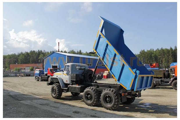 Самосвал Урал