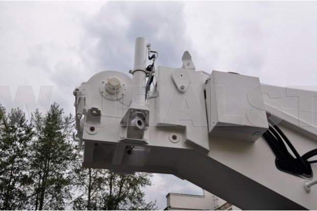 Механизм для монтажа-демонтажа дополнительных противовесов