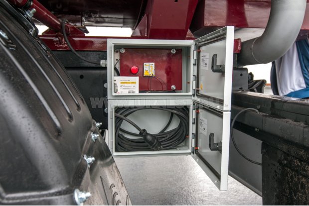 Пульт управления подогревом и пенал для кабеля