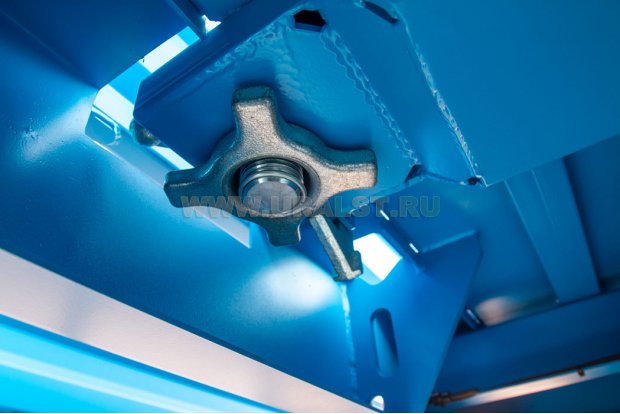 Фитинги для фиксации перевозимых контейнеров