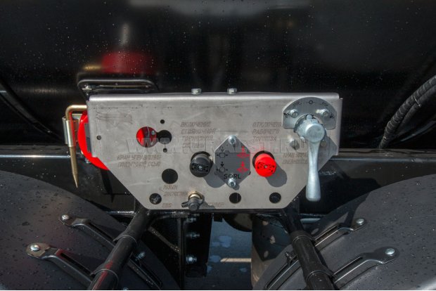 Стояночный тормоз