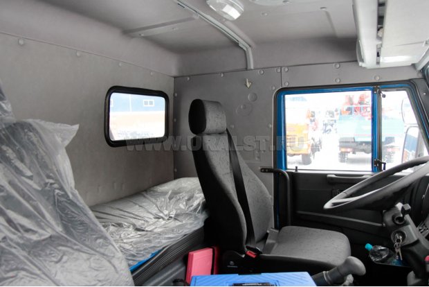 Спальное место в кабине водителя