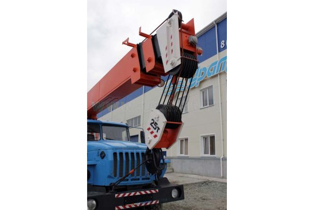 Автокран МКТ-25.5