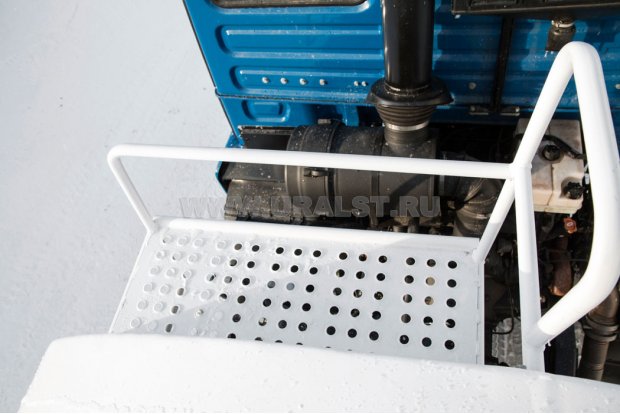 Площадка обслуживания заливной горловины