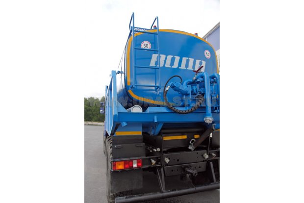 Лестница на площадку обслуживания