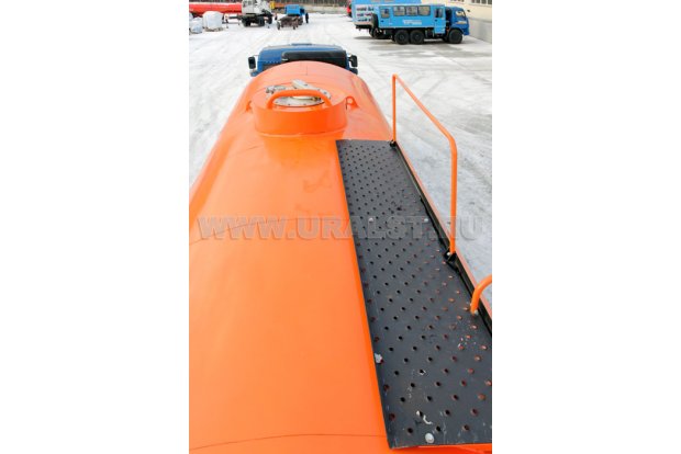 Площадка обслуживания цистерны