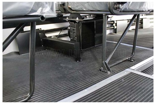 Вахтовый автобус Урал