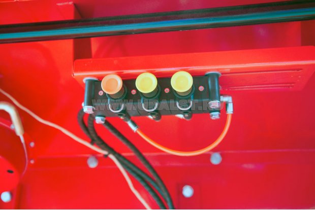 Блок пневмоуправления донными клапанами