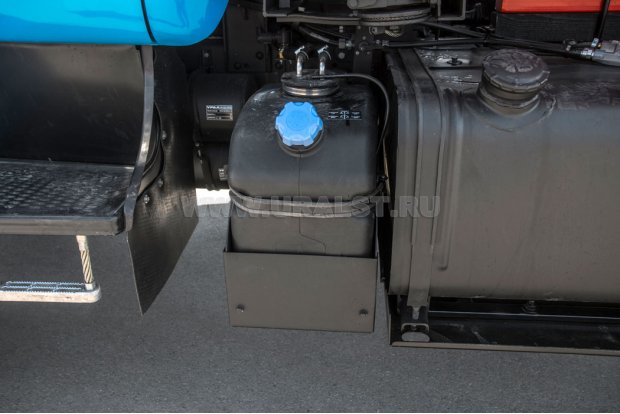 Бак с реагентом