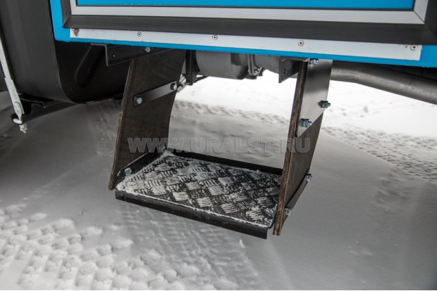 Вход в пассажирский отсек