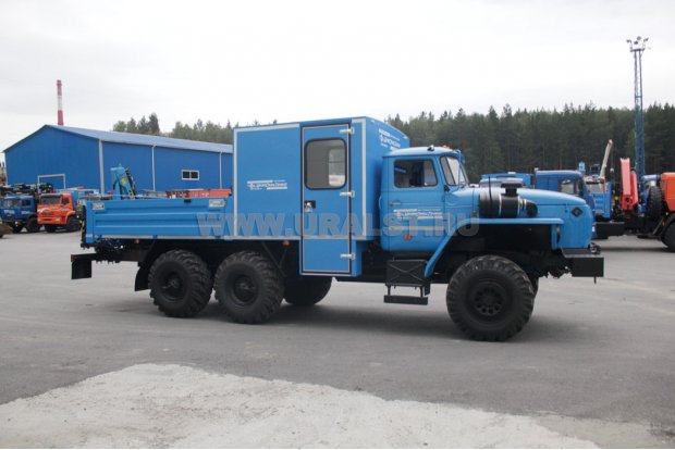 Фургон Урал ГПА с краном манипулятором ИМ-20