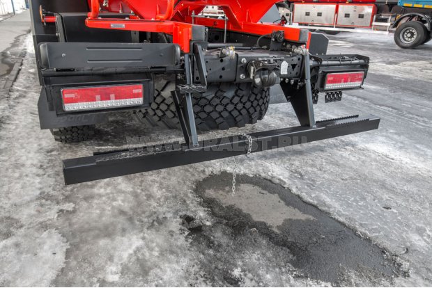 Задний противоподкатный брус