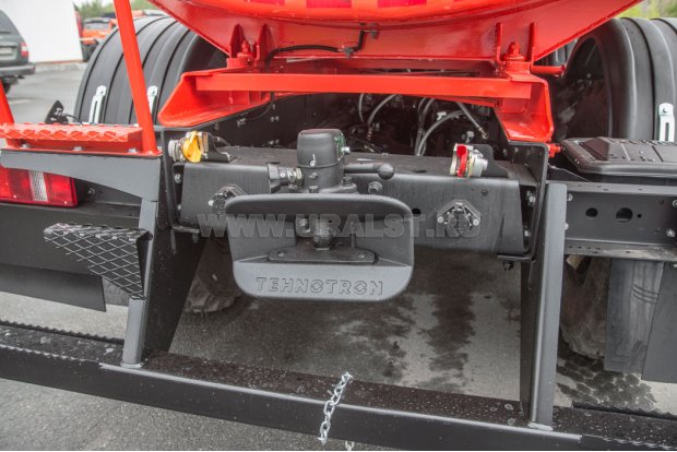 Заднее сцепное устройство