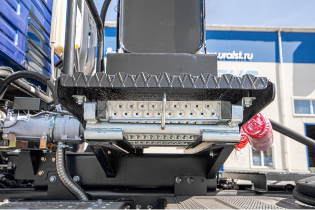 Выдвижная лестница в транспортном положении