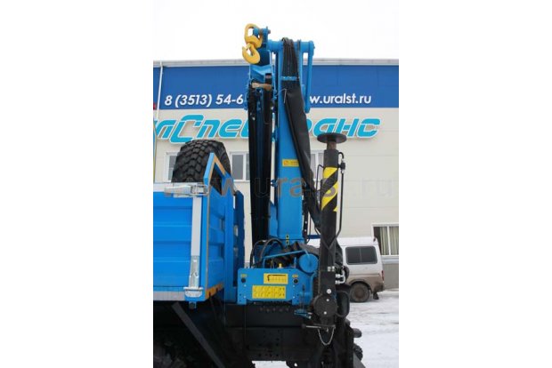 Фургон с манипулятором