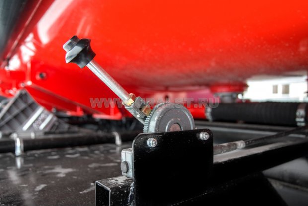 Рычаг управления донным клапаном