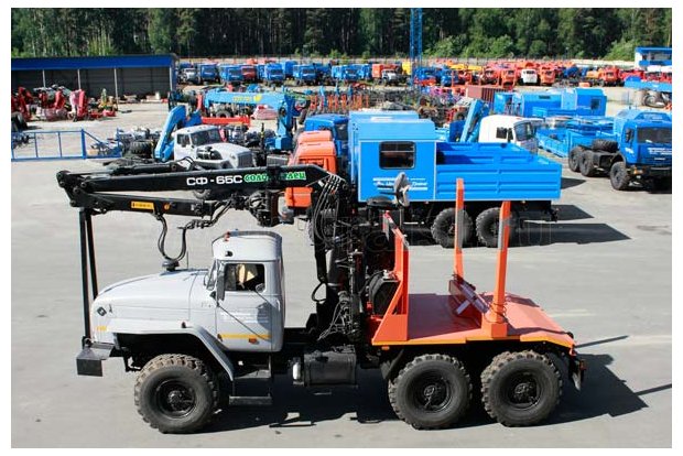 Автомобиль-тягач хлыстотвоз