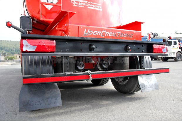 Противоподкатный брус полуприцепа