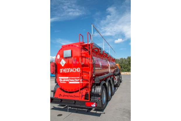 Лестница на площадку обслуживания в рабочем положении