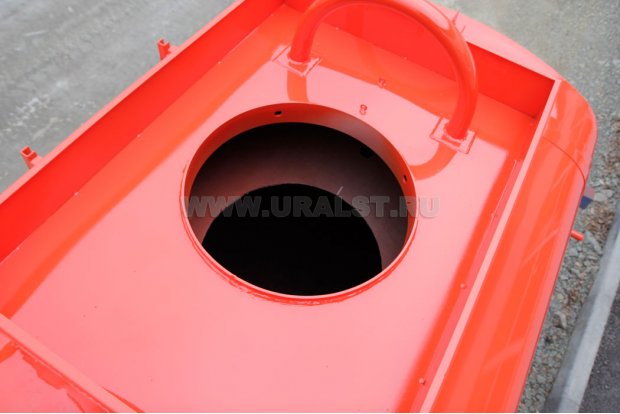 Заливная горловина цистерны