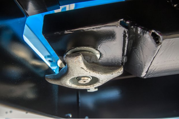 Фитинги для фиксации перевозимых контейнеров