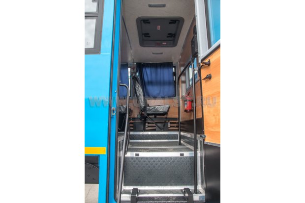 Пассажирская лестница в транспортном положении