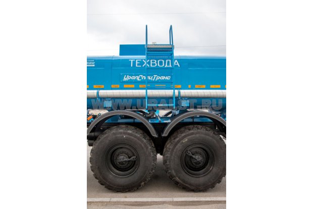 Лесница на площадку обслуживания