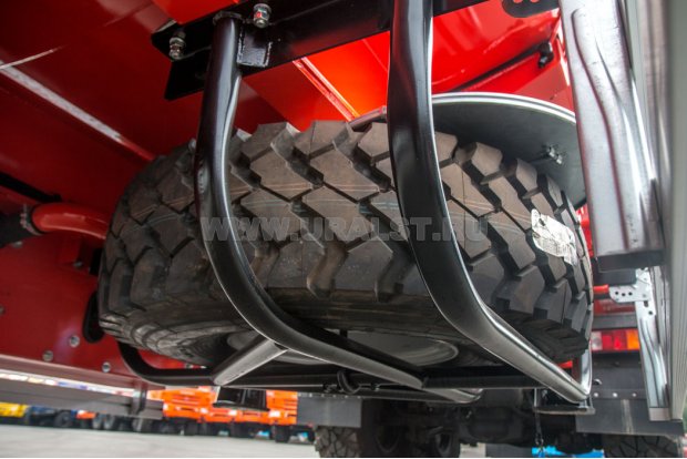 Корзина запасного колеса