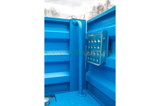 Складная ступень для подъема на бортовую платформу