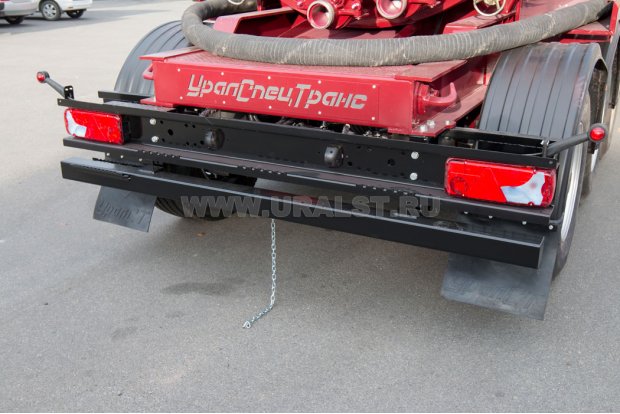 Заднее защитное ограждение