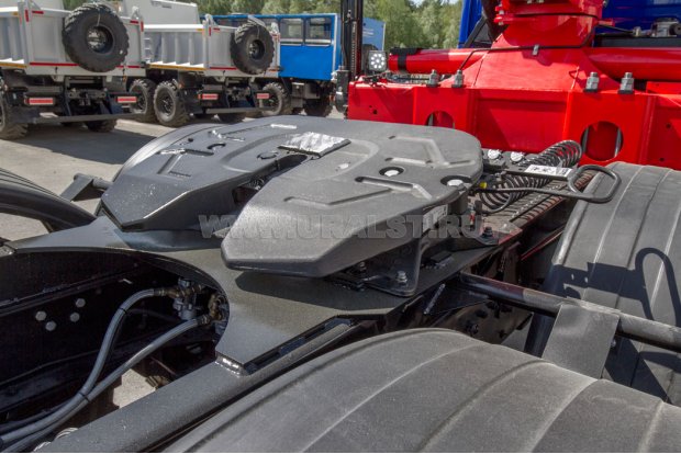 Сцепное-седельное устройство