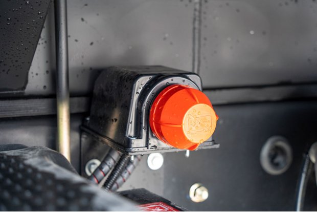 Кнопка отключения аккумуляторов по ДОПОГ