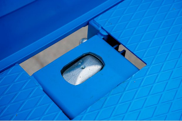 Фитинг для крепления контейнера