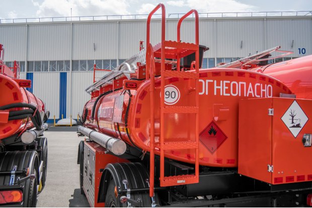 Лестница для подъема на площадку обслуживания цистерны